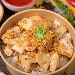 ข้าวหน้าไก่ทอดกระเทียม  จุกๆ