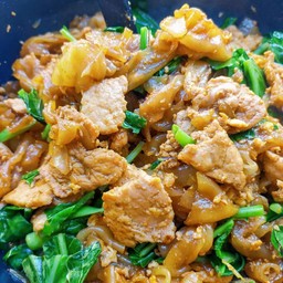 ผัดซีอิ๋วหมูชิ้น