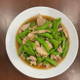 ผัดถั่วหวานใส่หมู(กับข้าว)