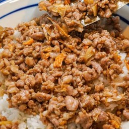 หมูสับผัดกระเทียม