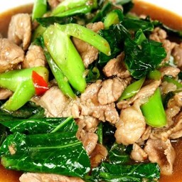 ผัดคะน้าหมูชิ้น