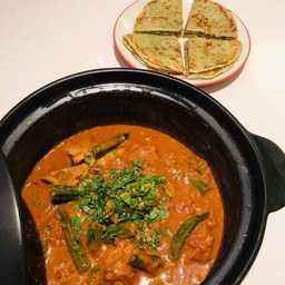 แกงกระเจี๊ยบมะเขือเทศ + จาปาตี 3 แผ่น