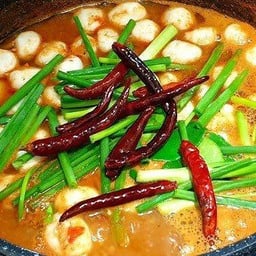 ขนมจีนน้ำยา 1 ถ้วย น้ำยาป่า(ใส่ลูกชิ้นปลา+เอ็นข้อไก่)