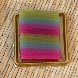 ขนมชั้นสายรุ้ง