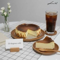 50 Degrees Cafe