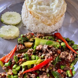 กระเพราเนื้อ