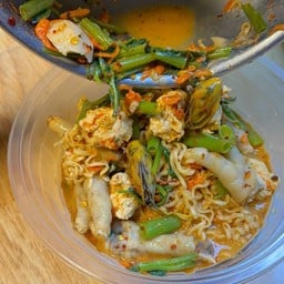 มาม่ายำแห้ง พิเศษ