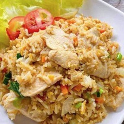 ข้าวผัด หมู/ไก่