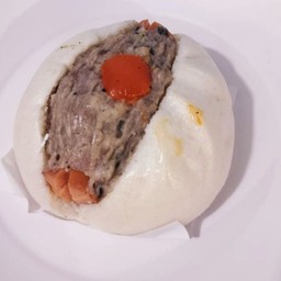 ซาลาเปา หน้าแตก หมู