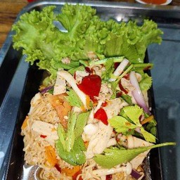 ยำมาม่าหมูสับ