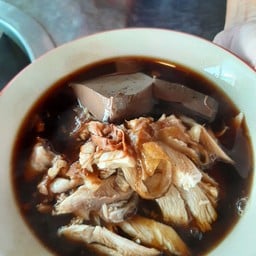 ร้านก๋วยเตี๋ยวไก่มะระน้องอิงอร