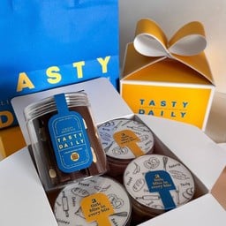 5 แถม 1 คุกกี้กล่องโบว์ (4กระปุก)