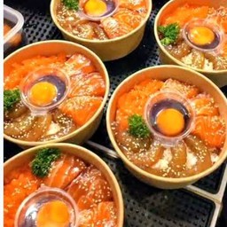 ข้าวหน้าแซลมอนดอง + กุ้งดอง + ไข่ดอง