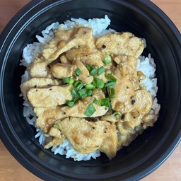 ข้าวไก่กระเทียมพริกไทย