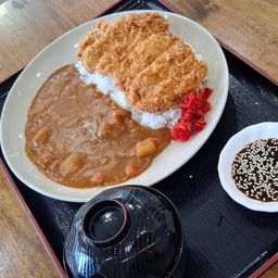 แกงกะหรี่ไก่ทอดคัสสึ