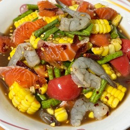 ตำข้าวโพดกุ้งสดปลาแซลม่อน (ปลาร้า)