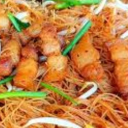 KG01.31 ผัดเส้นอะไรดี ใส่หมูสามชั้น 50กรัม (ใส่ไข่ 1ฟอง)