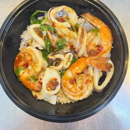 กะเพราทะเล ราดข้าว