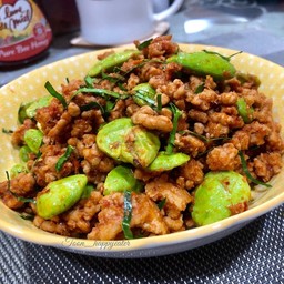 เนื้อสับผัดสะตอกะปิ