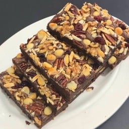 Mixed nuts brownie 🍫🌰