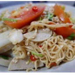 มาม่าหมูสับหมูยอ