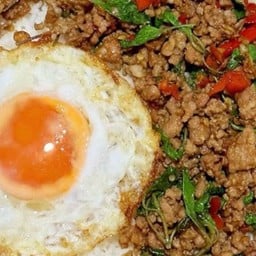 ครัวห้องทึบ กระเพราแซ่บเวอร์ ครัวห้องทึบ กระเพราแซ่บเวอร์