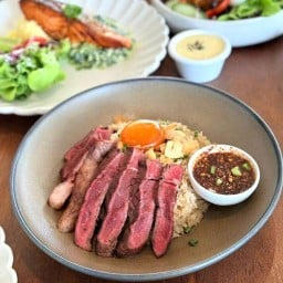LA BOON' BBQ&Bistro อ่าวอุดม