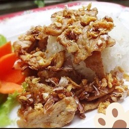 ข้าวหมูกระเทียม