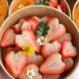 Size L - สตรอเบอร์รี่นำเข้า เปรี้ยวหวาน อร่อย ฟินมากก