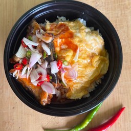 ข้าวไข่ข้นยำปลากระป๋อง