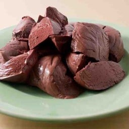 ต้มเลือดหมู อากง นวลจันทร์