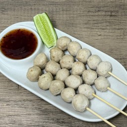 ลูกชิ้นหมูปิ้ง