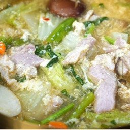 KG01.47 สุกี้หมู 50  กรัม (ใส่ไข่ 1ฟอง) เส้นอะไรดีหนอ /แบบแห้งหรือน้ำ แจ้งได้เลย