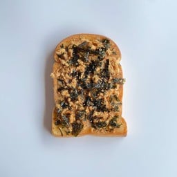 ขนมปังปิ้ง หมูหยองน้ำสลัดโบราณ (Toast with Pork Floss & Thai Style Salad Dressing)