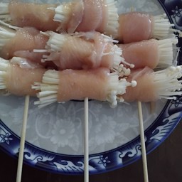 อกไก่พันเห็ดเข็มทอง