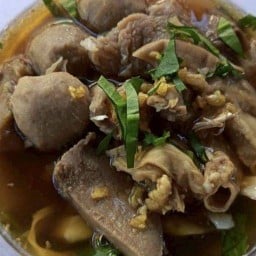 เนื้อทอง (ก๋วยเตี๋ยวเนื้อตุ๋น หมูตุ๋น)