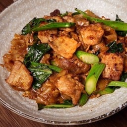 F6 ผัดซีอิ๋ว