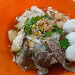 วุ้นเส้นน้ำ ลูกชิ้นหมูฮั้งเพ้ง ทุกอย่าง