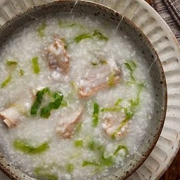 极鲜排骨粥 (โจ๊กกระดูกหมู)