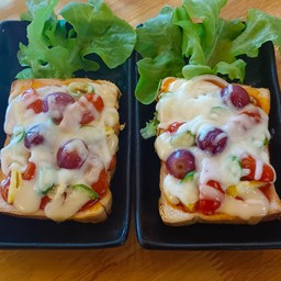 พิซซ่าหน้าผักผลรวมแบบชิ้น