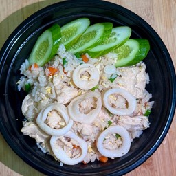 ข้าวผัดปลาหมึก