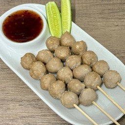 ลูกชิ้นเนื้อปิ้ง