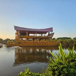 เรือนับล้าน