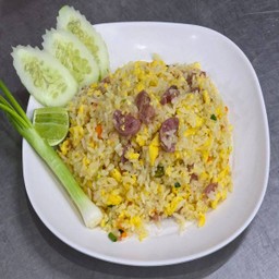 ข้าวผัดแหนม