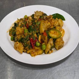 ผัดเผ็ดไก่บ้าน