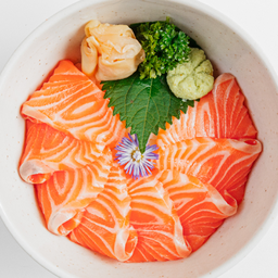 ข้าวหน้าปลาแซลมอน (Salmon Donburi)