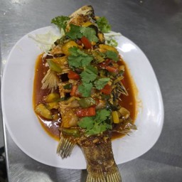 ปลากะพงผัดเปรี้ยวหวาน ( ตัว )