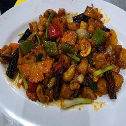 ไก่ผัดเม็ดมะม่วง