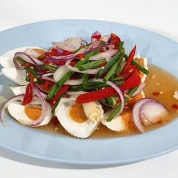 ยำไข่เค็ม