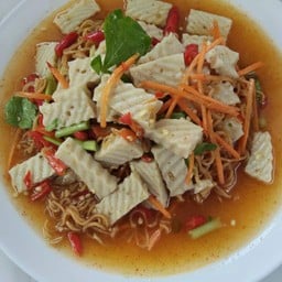 ยำมาม่า + หมูยอ